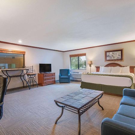 Days Inn By Wyndham Mitchell Sd Екстер'єр фото
