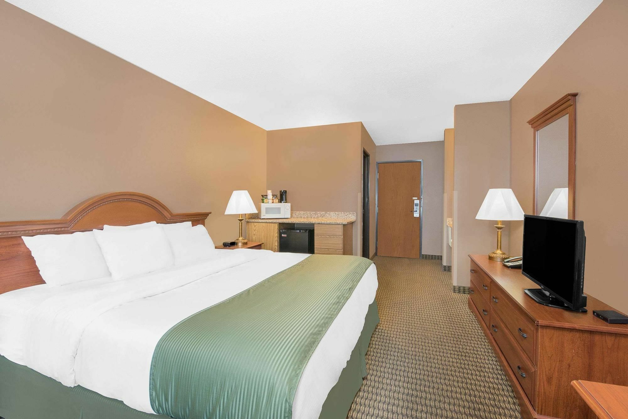 Days Inn By Wyndham Mitchell Sd Екстер'єр фото
